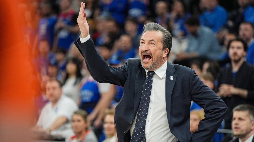 Anadolu Efes'te Luca Banchi dönemi sona erdi