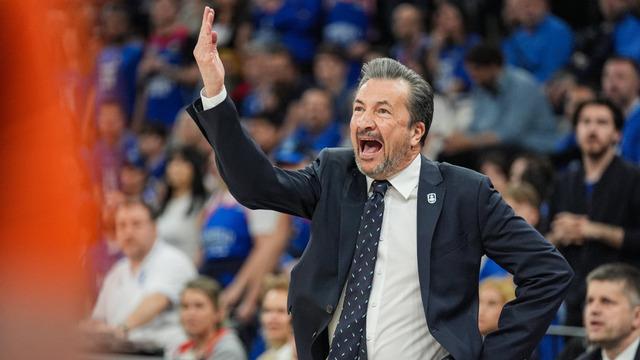 Anadolu Efes'te Luca Banchi dönemi sona erdi