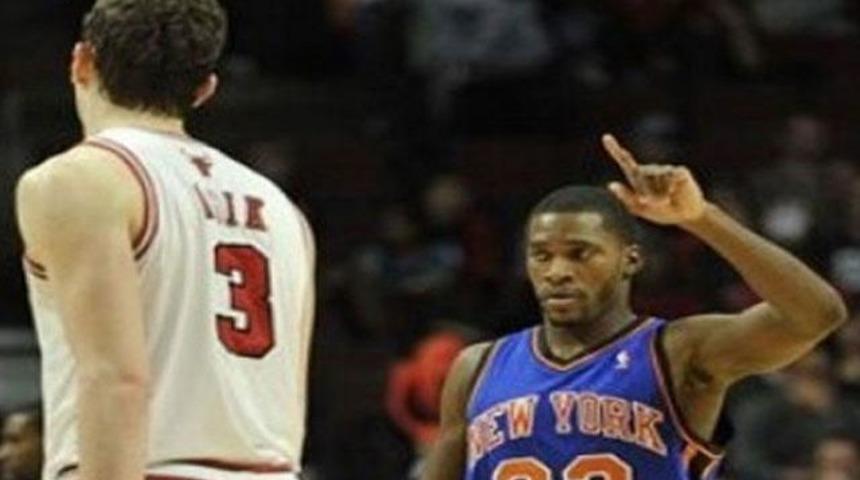 &Ouml;mer Aşık ısınıyor...