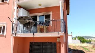 Uşak'ta evde çıkan yangında 3 kişi dumandan etkilendi