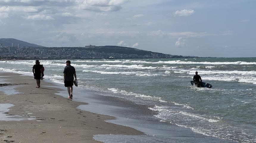 Samsun'da olumsuz hava şartları nedeniyle denize girilmemesi istendi
