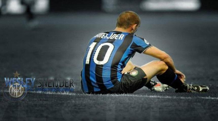 Alex, Sneijder'e g&ouml;z dikti!