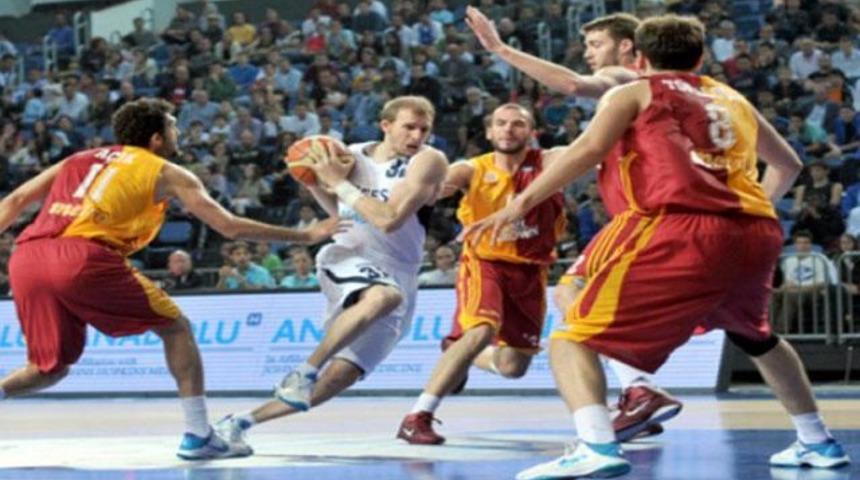 Nefes kesen ma&ccedil; Efes'in!