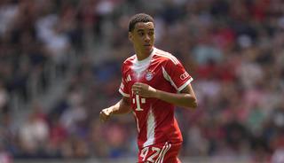 Bayern Münih Auckland’ı dağıttı…
