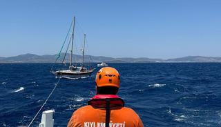 Bodrum’da sürüklenen tekne KIYEM ekiplerince kurtarıldı