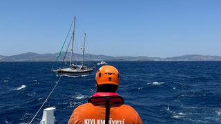 Bodrum’da sürüklenen tekne KIYEM ekiplerince kurtarıldı