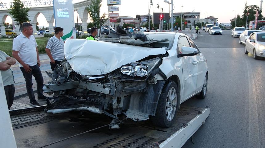 Malatya’da iki otomobil çarpıştı: 2 yaralı