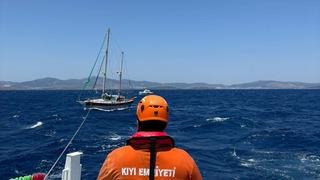 Bodrum’da sürüklenen tekne KIYEM ekiplerince kurtarıldı