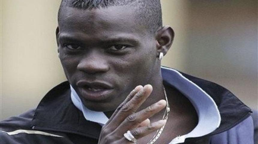 Balotelli isyanlarda!