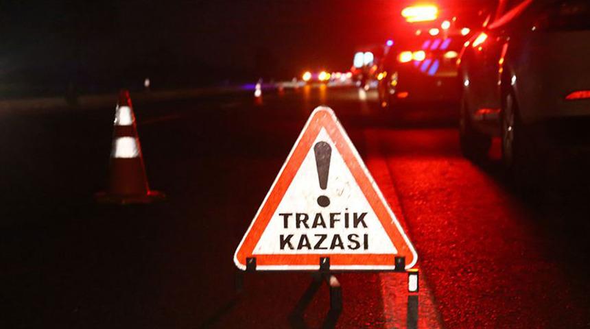 Hatay'da iki otomobilin çarpışması sonucu 4 kişi yaralandı