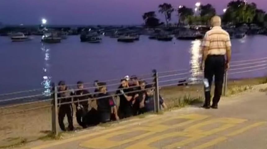 Kadıköy'de feci olay! Denize giren gençten acı haber