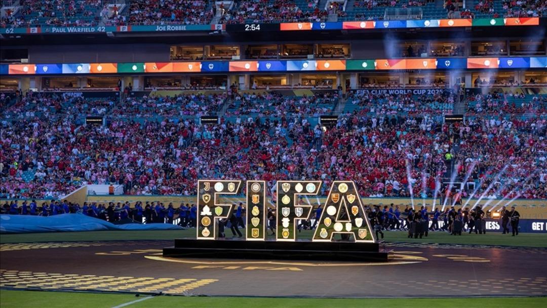 FIFA dan  Özgür Filistin  bilekliğine yasak! Kulüpler Dünya Kupası daha ilk günden patlak verdi... 2