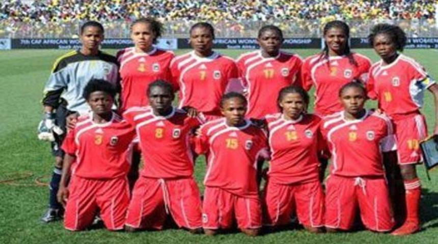 Fotoğraftaki 2 erkeği bulun!