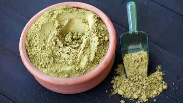 Kınanın faydaları nelerdir? Kına yakmak nelere iyi gelir? Kınanın saça ve ayağa faydaları