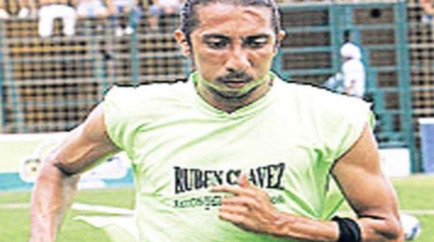 Futbolcuyu kestiler!