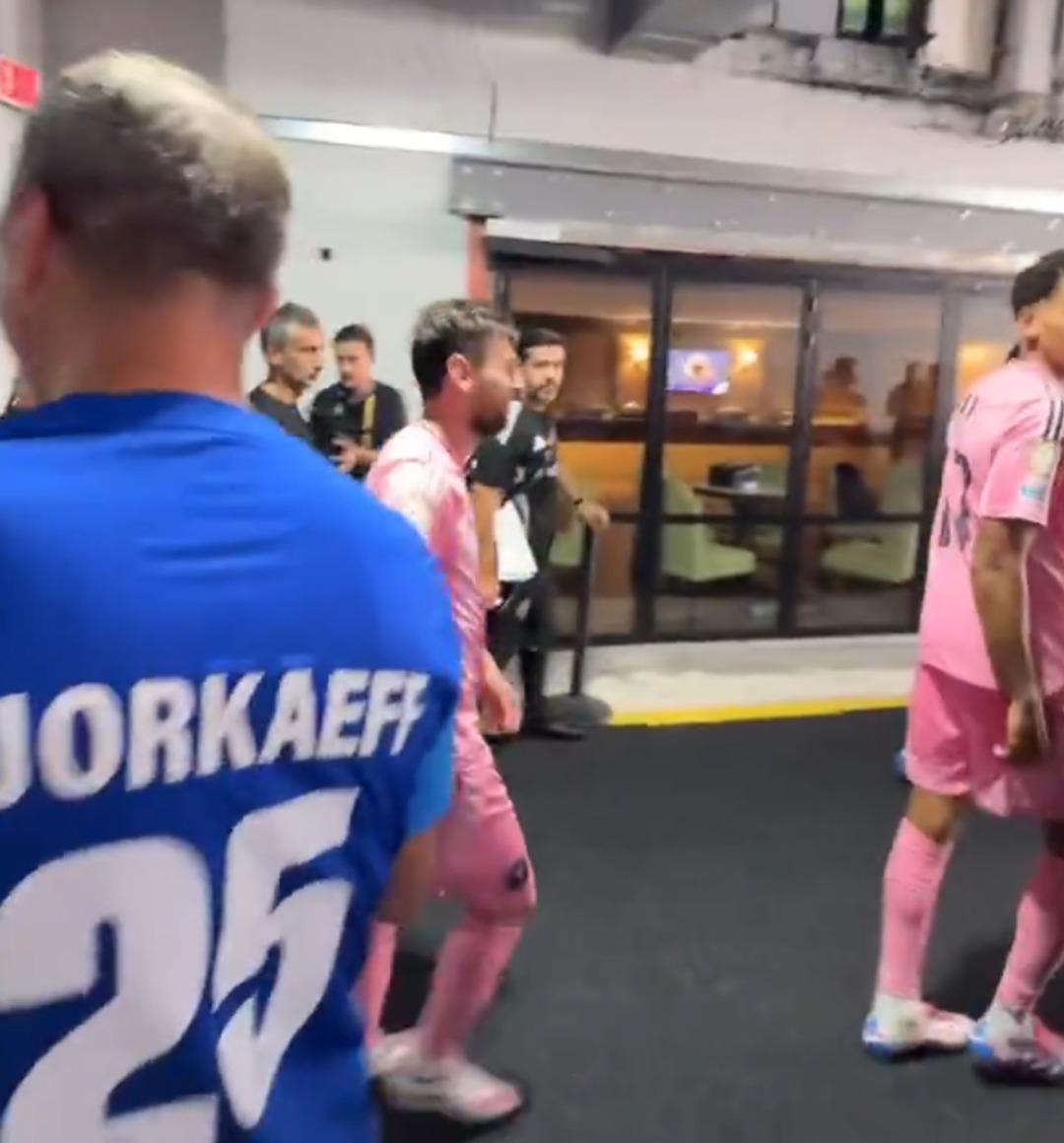 Messi den Ronaldo hayranlığı ile bilinen ünlü fenomene şok hareket!  2