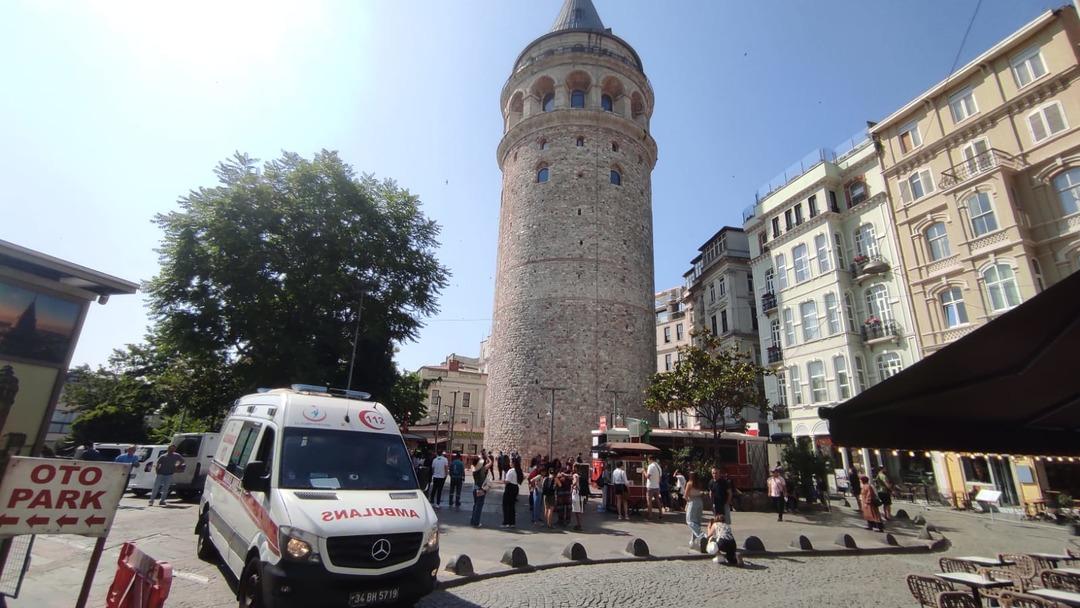 1200xauto Galata Kulesi'nde feci olay: 22 yaşındaki genç düşerek hayatını kaybetti!