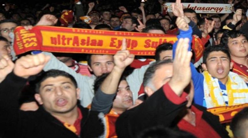 Florya'da 'hıyar'lı protesto!