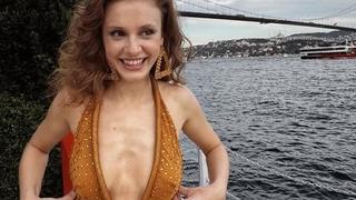 Sezonu açtı! Peş peşe bikinili pozlar...