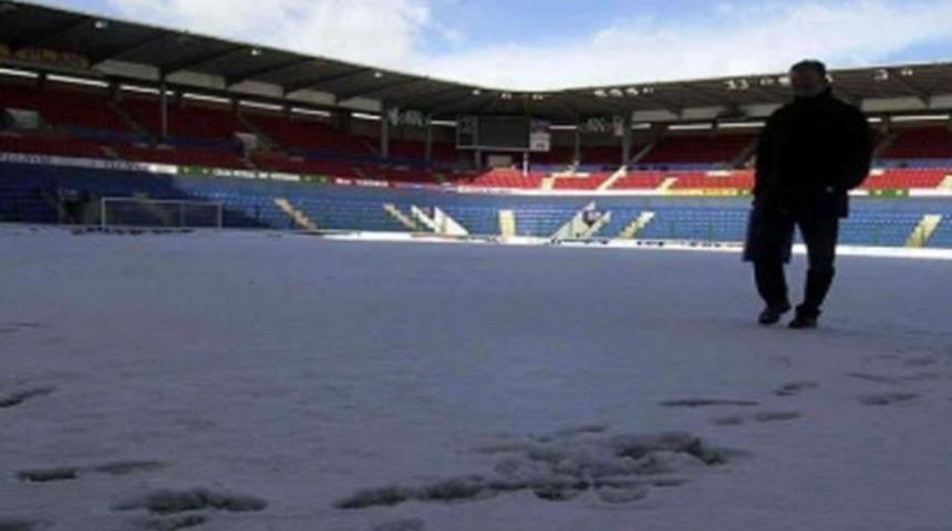 Barcelona'ya kar engeli!