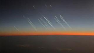 Şavaşın izleri uçaktan görüldü! Ekonomi sınıfı füze görüntüsü: Göktaşı yağmuru gibi... 