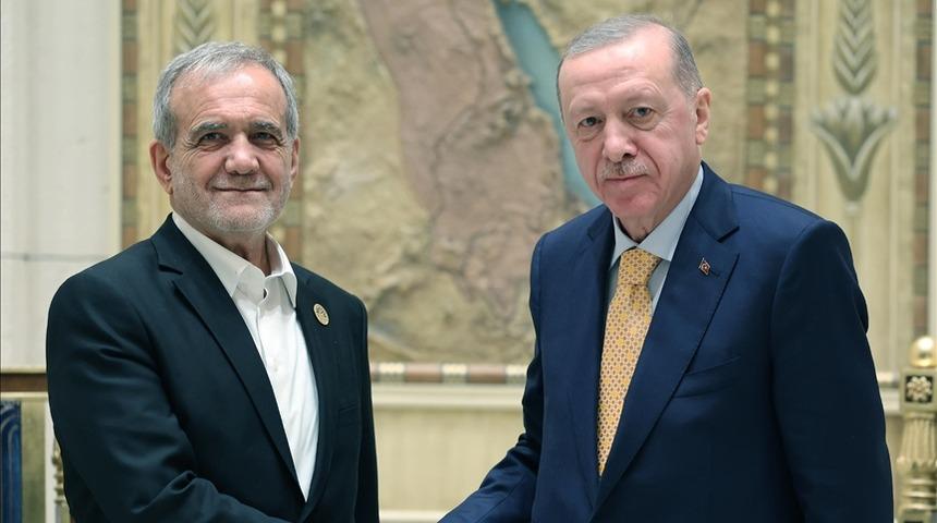 Cumhurbaşkanı Erdoğan Pezeşkiyan'la g&ouml;r&uuml;şt&uuml;: İran'a destek mesajı