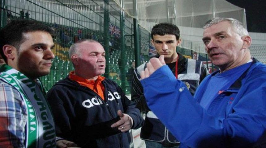 Kırık kolla T&uuml;rkiye'den İsko&ccedil;ya'ya gitti!