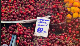 Yapay zeka veya grok değil bu fotoğraf tamamen gerçek! Kirazın tanesi 10 TL'den satılıyor
