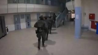 İsrail kendi hapishanelerine baskın düzenlendi! Mahkumlar etkisiz hale getirildi