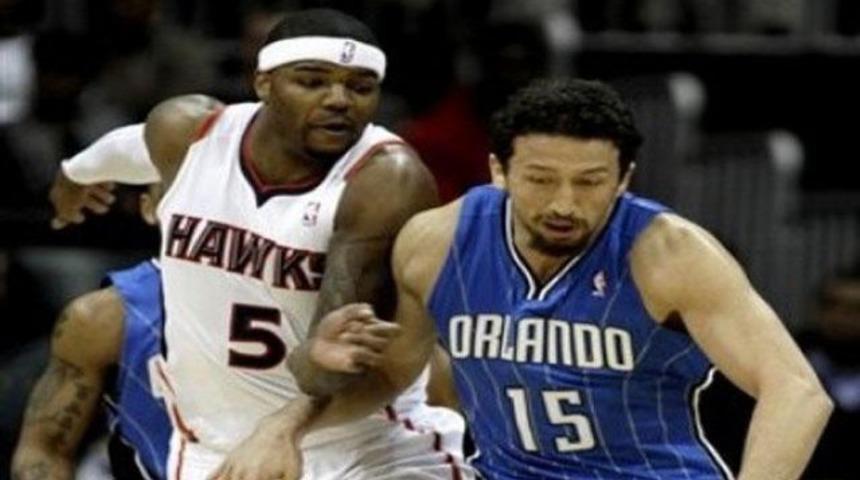 Hido ilk ma&ccedil;ına &ccedil;ıktı!