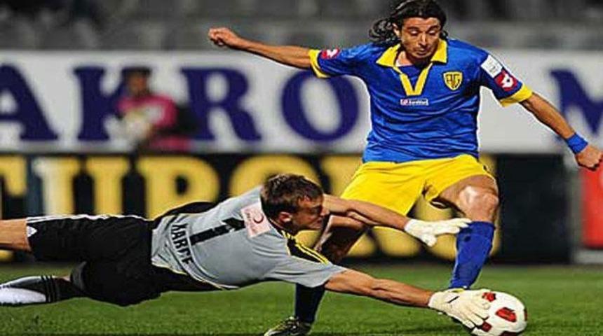 Cimbom, kalecisini buldu!