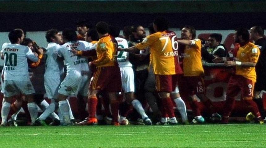 Cana ve Kere'ye ceza!