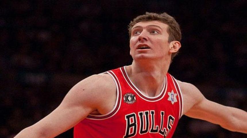 T&uuml;rk gecesinde g&uuml;len &Ouml;mer...