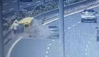 Yer: İzmir! Otoyolda dehşet anları: Araç hurdaya döndü
