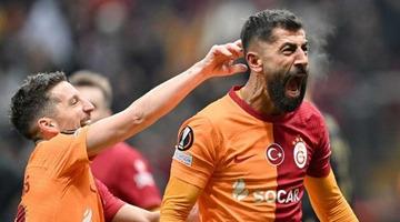 Galatasaray'da bir ayrılık daha! Okan Buruk biletini kesti, İstanbul ekibine transfer oluyor