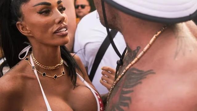 Katie Price ve Conor McGregor plaj partisinde! Görenler endişelendi