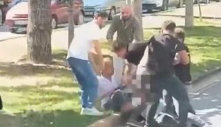 Cani adam trafikte tartıştığı kişiyi kemerle boğmaya çalıştı