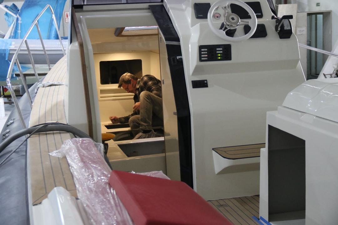AW477664_08