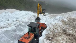 Rize'nin yaylalarında karla mücadele çalışmaları sürüyor
