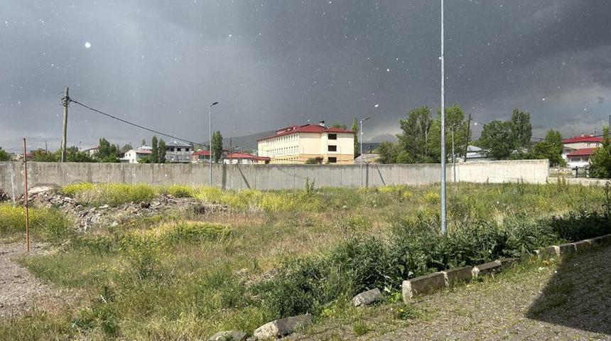 Diyadin'de dolu yağışı