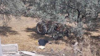 Devrilen traktörün altında kalan sürücü hayatını kaybetti