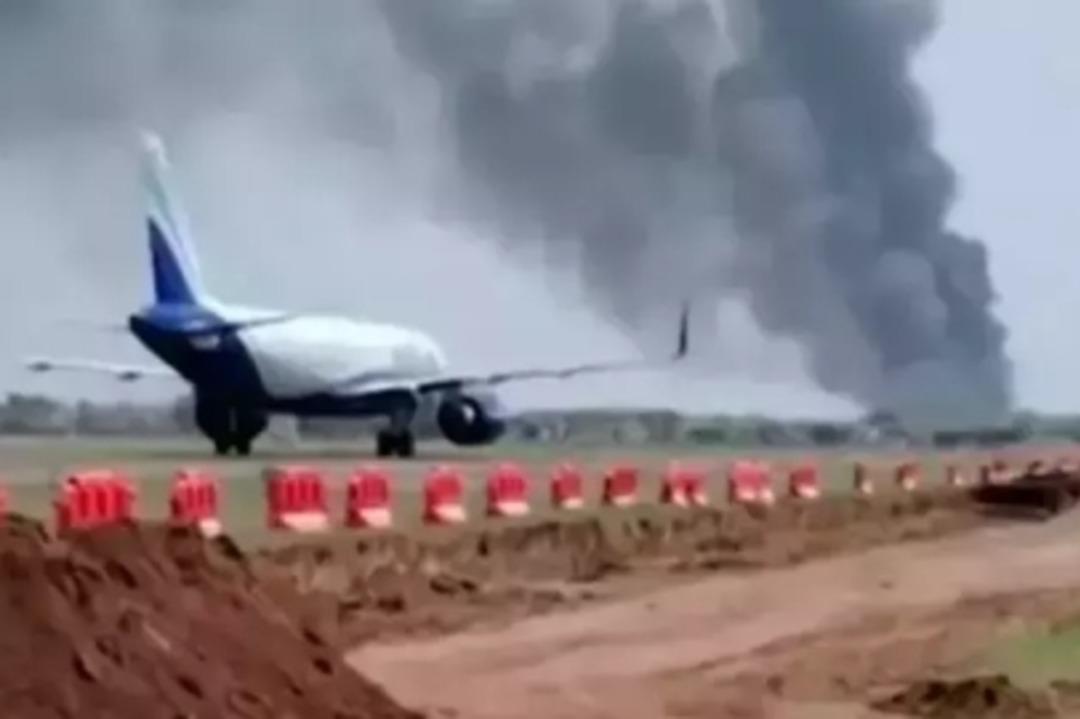 Hindistan da kaza yapan uçağın pilotu kahraman ilan edildi! Yüzlerce kişinin hayatını kurtarmış! Tek hamlesiyle... 3