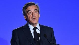 Fransa'da yolsuzluktan suçlu bulunan eski Başbakan Fillon'a, 5 yıl siyasetten men cezası
