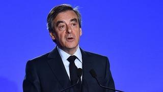 Fransa'da yolsuzluktan suçlu bulunan eski Başbakan Fillon'a, 5 yıl siyasetten men cezası