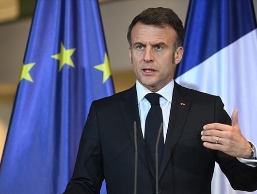 Macron: "İran'da askeri müdahale büyük hata olur"