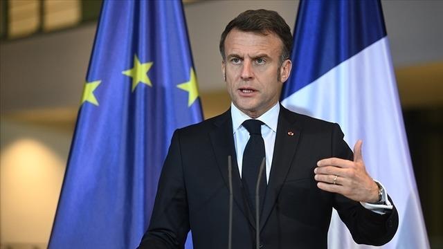 Macron: "İran'da askeri müdahale büyük hata olur"