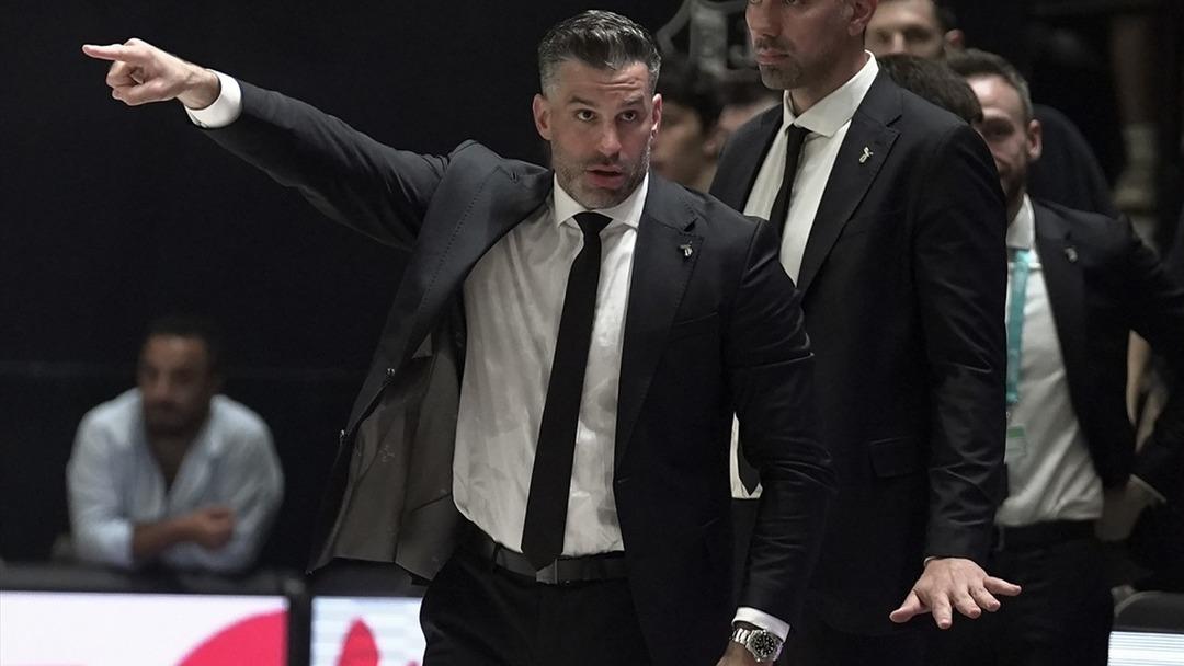 Basketbol Süper Lig’de derbinin kazananı Fenerbahçe! Ezeli rakipte koç Dusan Alimpijevic sahadan atıldı... 1