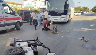Serik’te otobüs ile elektrikli motosiklet çarpıştı: 2 yaralı