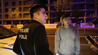 Hem alkollüydü hem de ehliyetsiz! Yakalanınca suçu babasına attı: Ben ilkokul mezunuyum, imza atamam