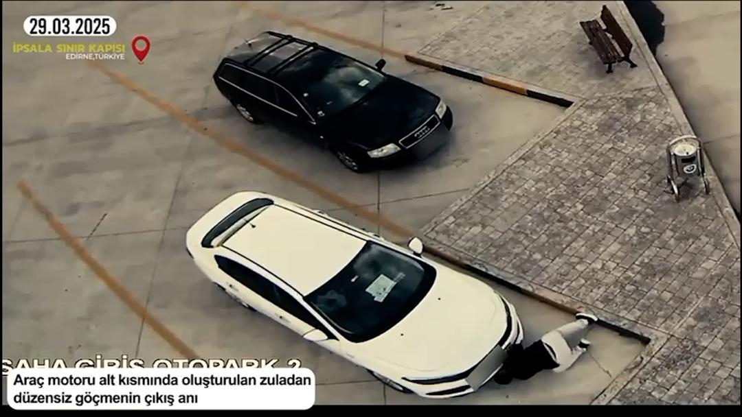Bakan Yerlikaya açıkladı: Sevenler suç örgütüne operasyon! Göçmenin araç motorundan çıkış anı kameralara yansıdı 2